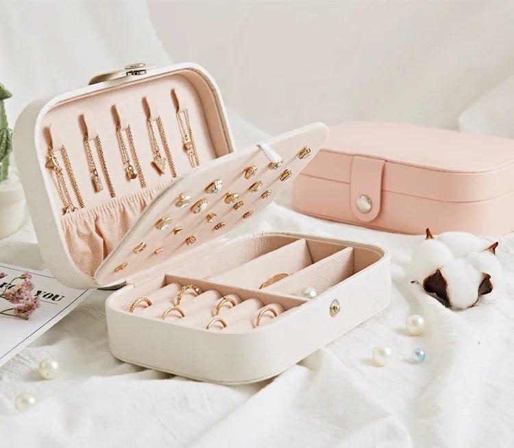 Virelle Maison - Boîte à bijoux de voyage à deux niveaux en similicuir structuré | Virelle Maison