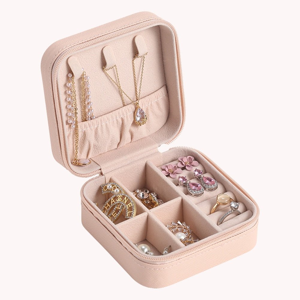 Virelle Maison - Boîte à bijoux de voyage compacte en similicuir texturé | Virelle Maison