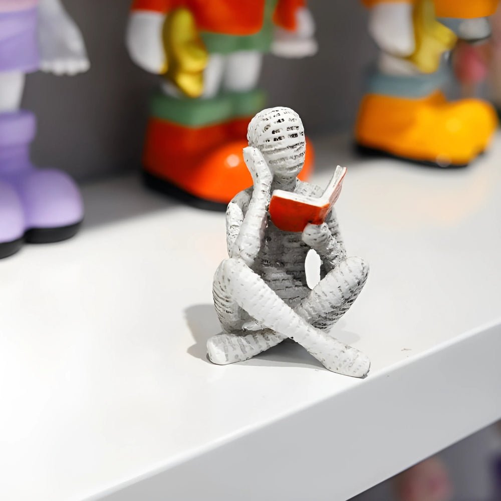 Virelle Maison - Figurine décorative en résine femme lisant
