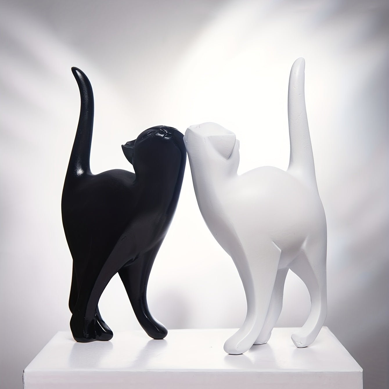 Statue décorative en résine effet mat chat assis | Virelle Maison