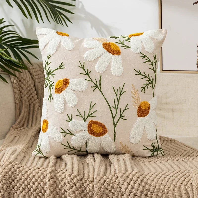 Virelle Maison - Housse de coussin en coton brodé – Motif floral rustique | Virelle Maison