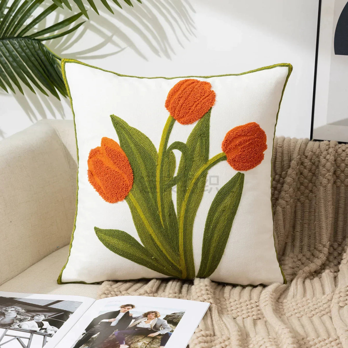 Virelle Maison - Housse de coussin en coton brodé – Motif floral rustique | Virelle Maison