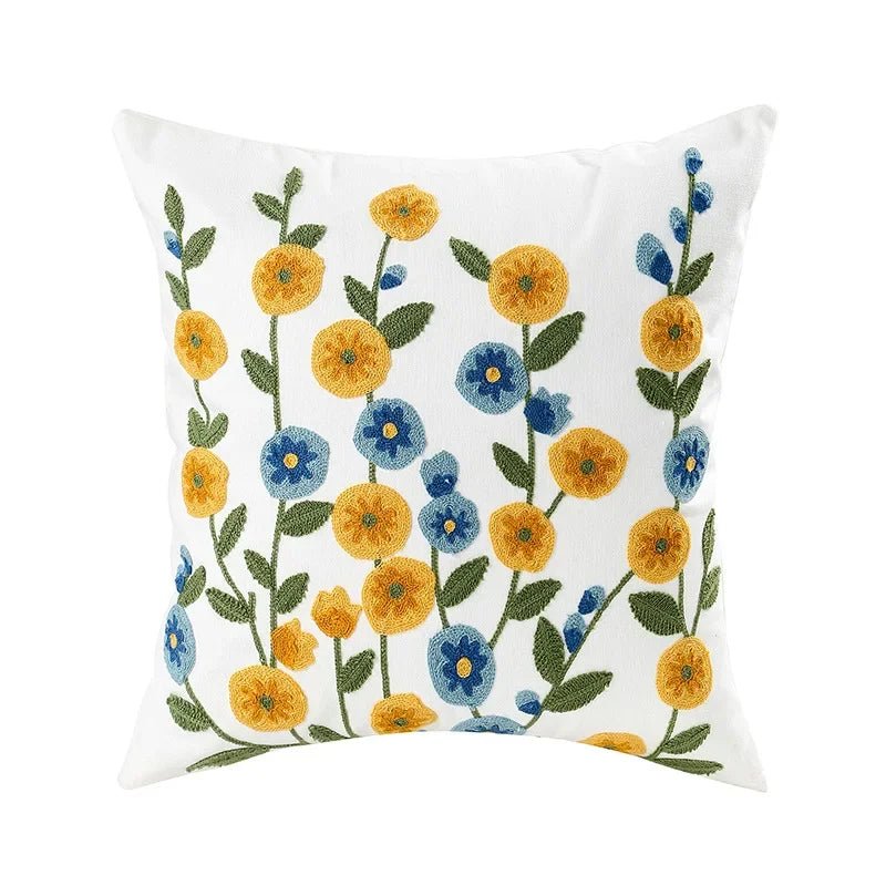 Virelle Maison - Housse de coussin en coton brodé – Motif floral rustique | Virelle Maison