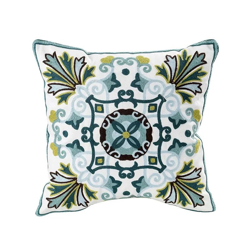 Virelle Maison - Housse de coussin en coton brodé – Motif floral rustique | Virelle Maison
