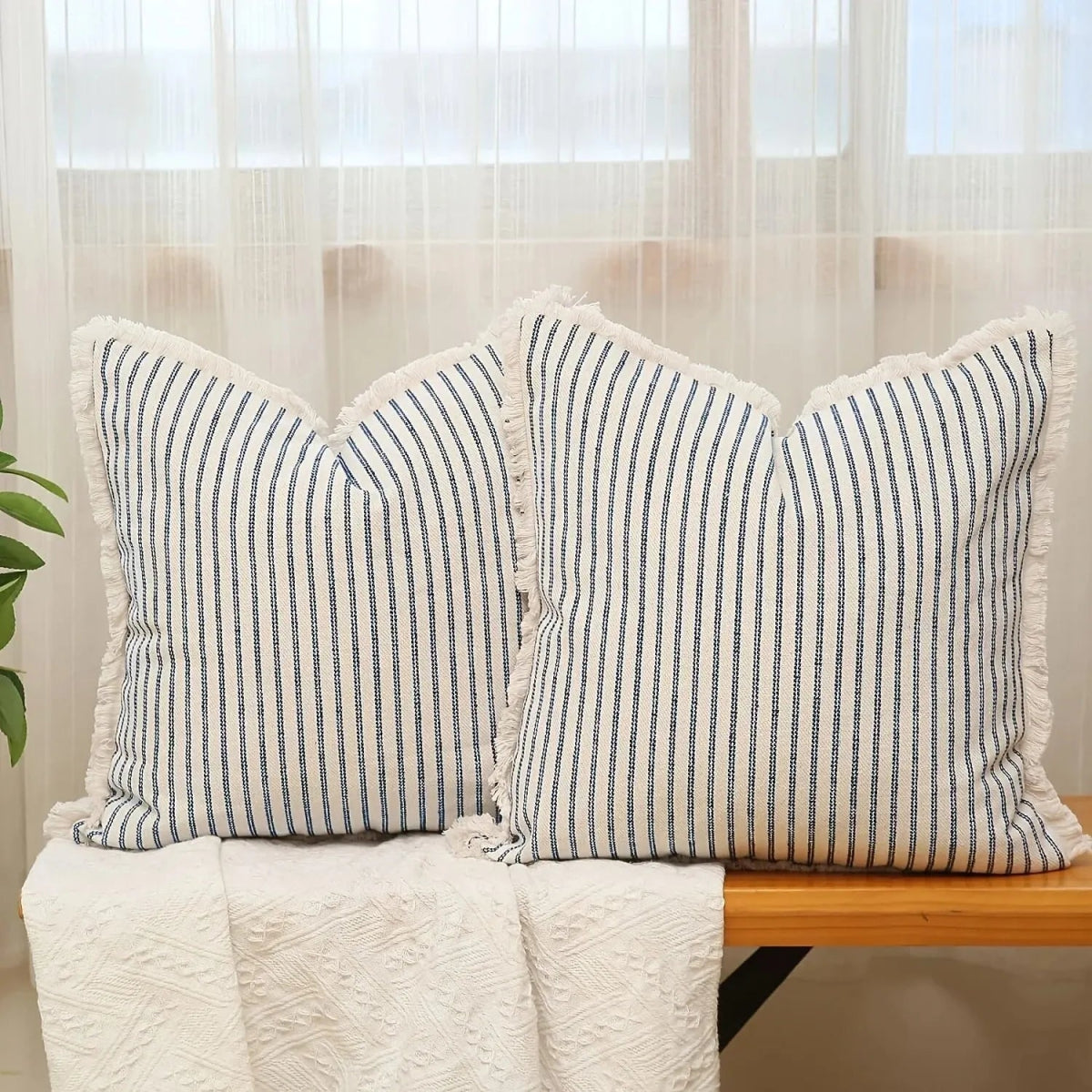 Virelle Maison - Housse de coussin jacquard avec finition volantée blanche | Virelle Maison