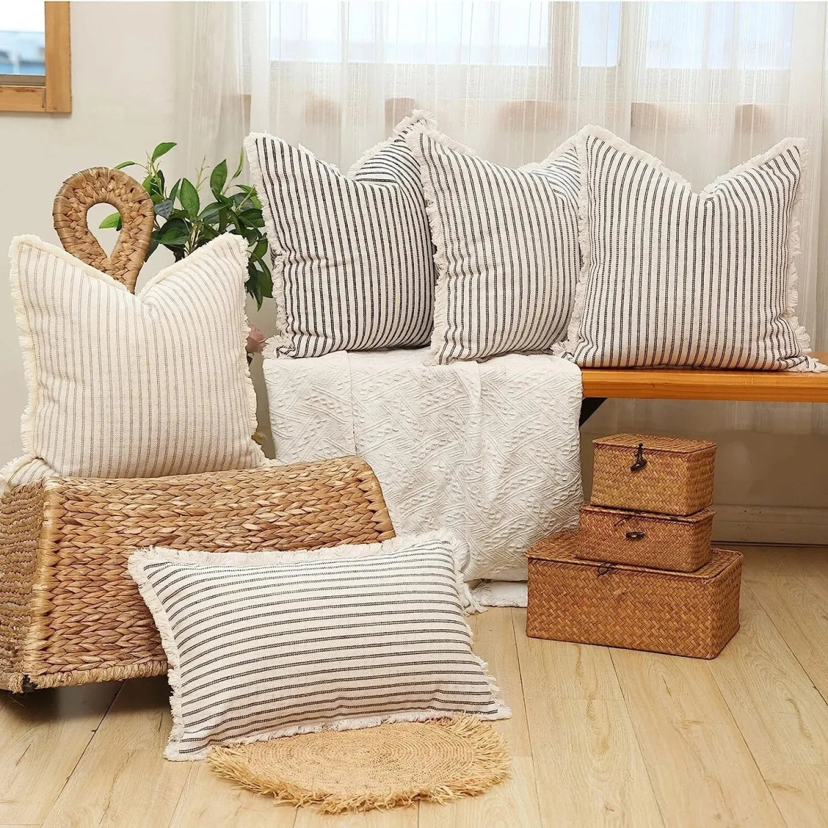 Virelle Maison - Housse de coussin jacquard avec finition volantée blanche | Virelle Maison