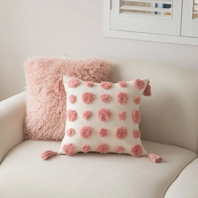 Virelle Maison - Housse de coussin tuftée à motifs géométriques brodés | Virelle Maison