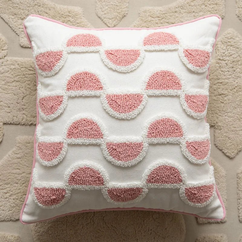 Virelle Maison - Housse de coussin tuftée à motifs géométriques brodés | Virelle Maison