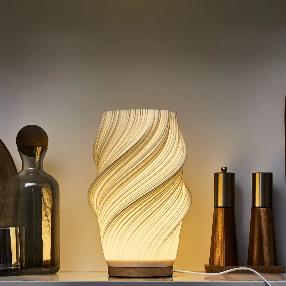 Virelle Maison - Lampe de table plissée en bois et ABS | Virelle Maison