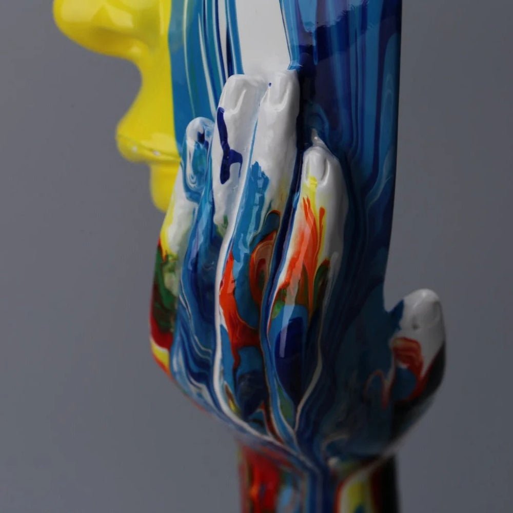 Virelle Maison - Sculpture décorative femme penseuse aux couleurs vives | Virelle Maison