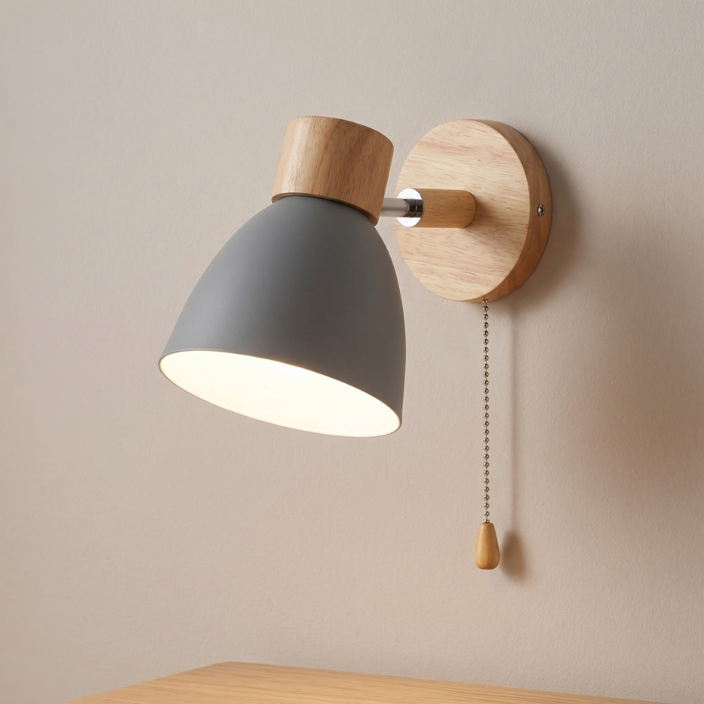 Scandinavian-style wooden wall light | Virelle Maison
