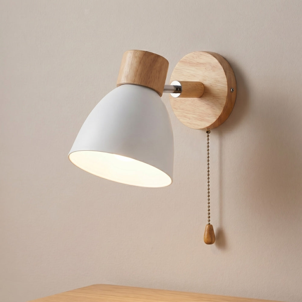 Scandinavian-style wooden wall light | Virelle Maison