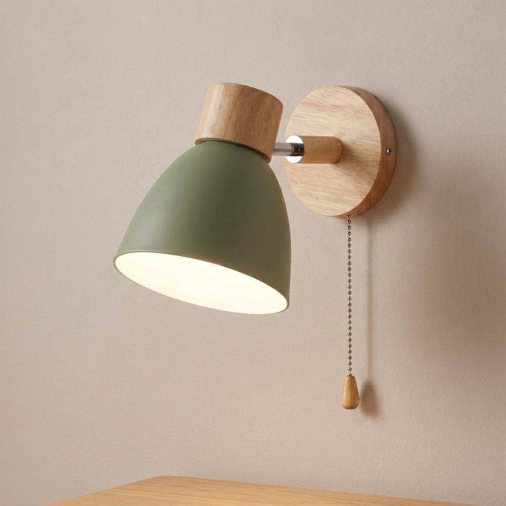 Scandinavian-style wooden wall light | Virelle Maison