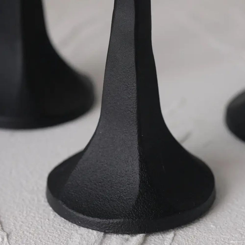 Virelle Maison - Bougeoirs coniques en fonte noire au style industriel minimaliste