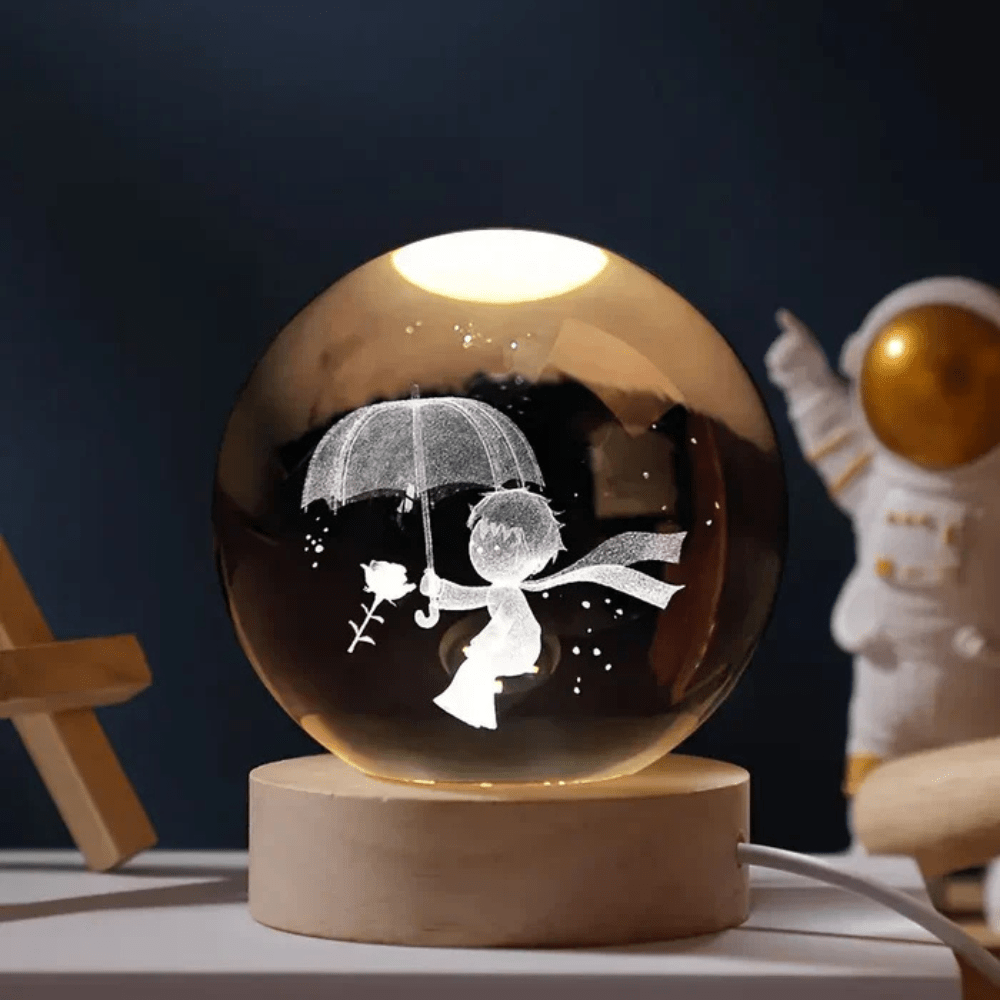 Virelle Maison - Boule lumineuse gravée en verre sur socle en bois | Virelle Maison
