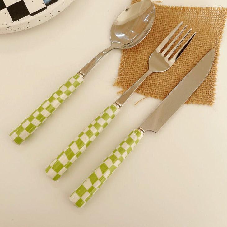 Virelle Maison - Couverts en inox à motif damier, colorés et durables | Virelle Maison