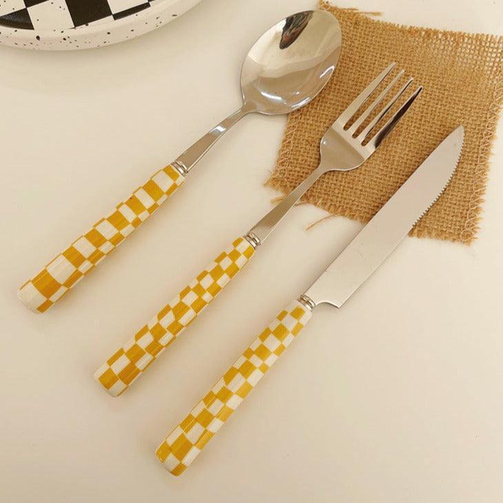 Virelle Maison - Couverts en inox à motif damier, colorés et durables | Virelle Maison