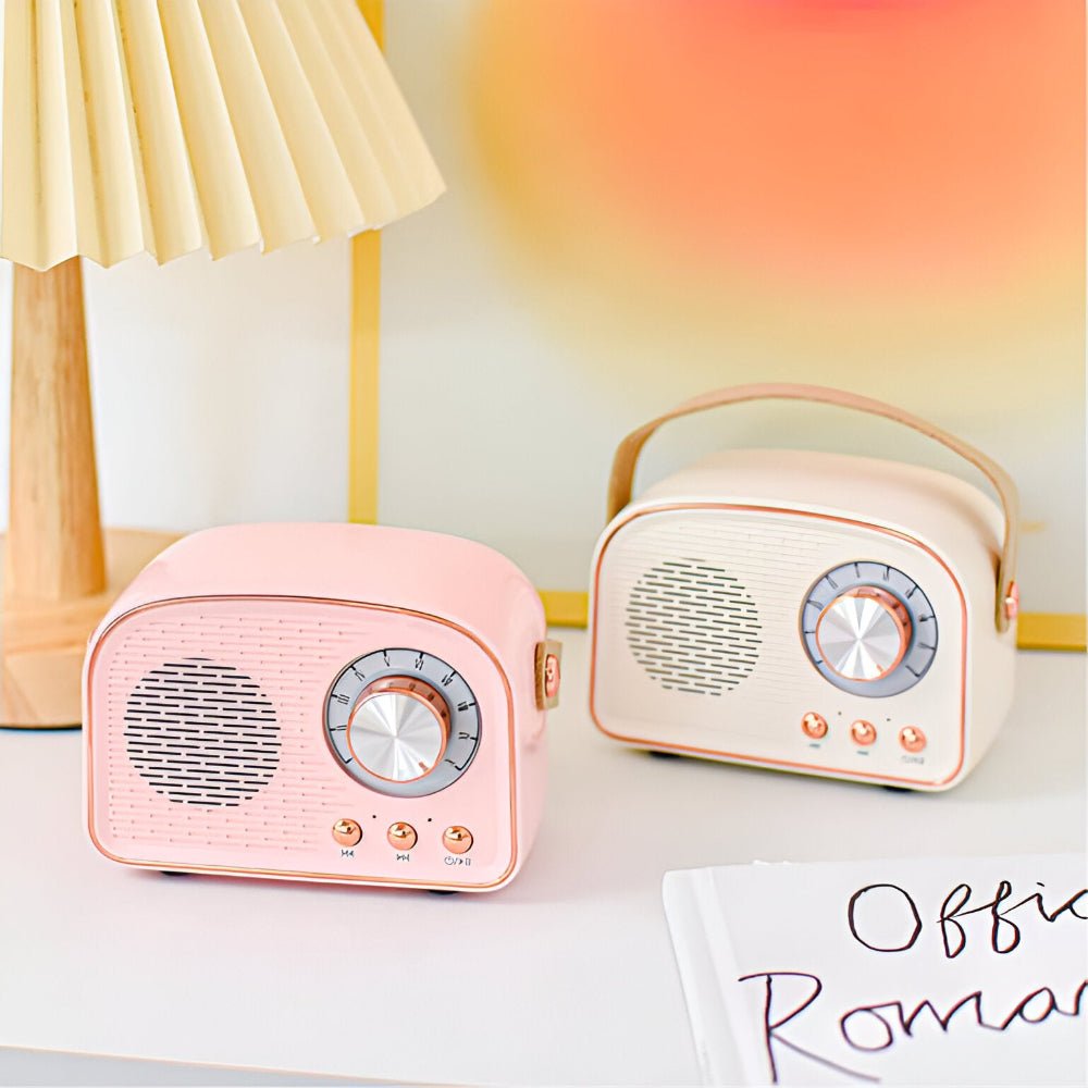 Virelle Maison - Enceinte Bluetooth rétro en plastique finition bois | Virelle Maison