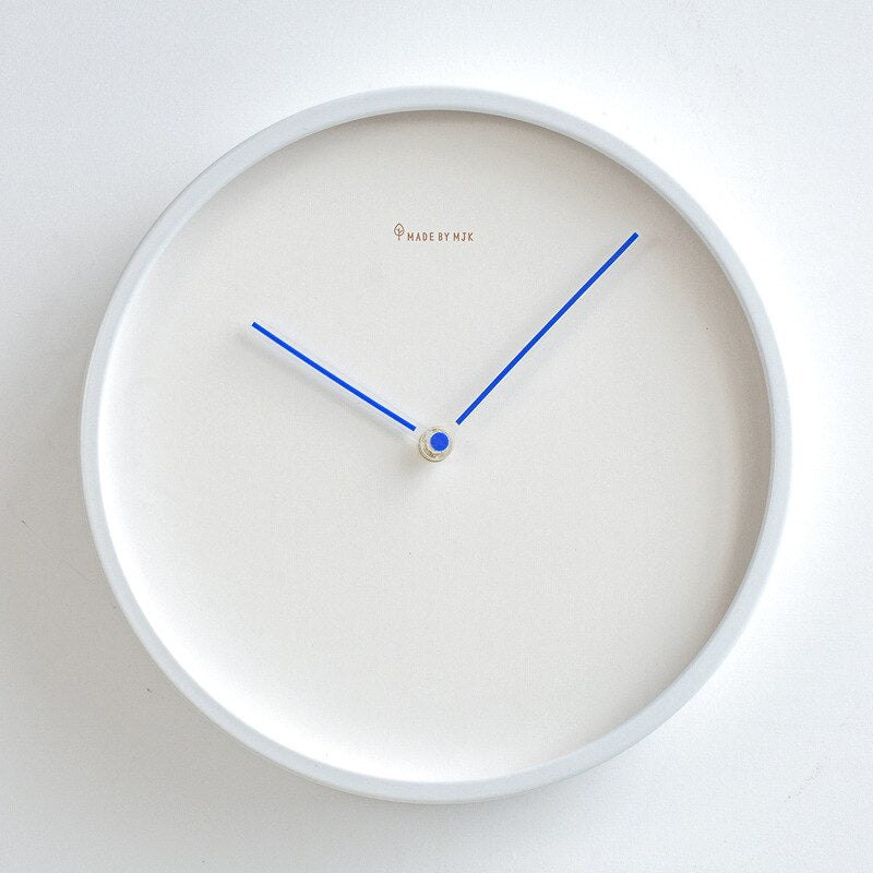 Virelle Maison - Horloge murale minimaliste en plastique mat et verre lisse | Virelle Maison