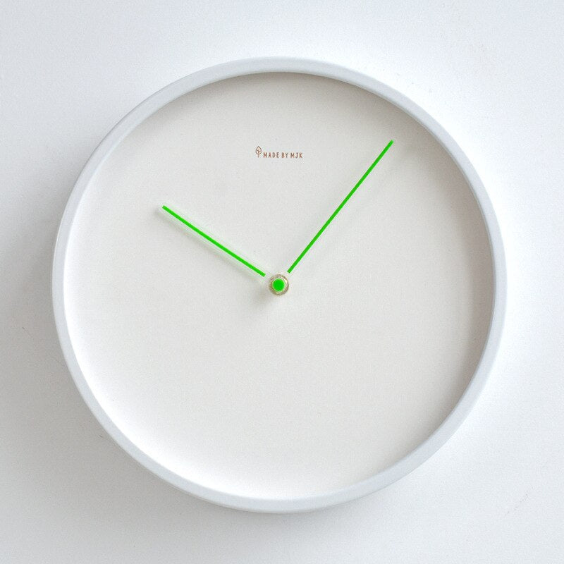 Virelle Maison - Horloge murale minimaliste en plastique mat et verre lisse | Virelle Maison