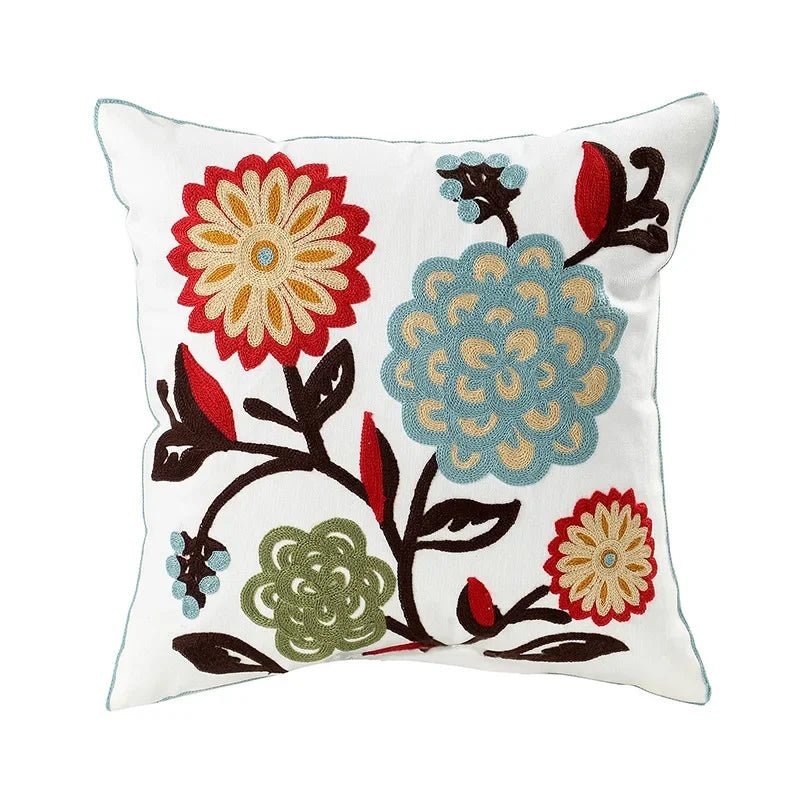 Virelle Maison - Housse de coussin en coton brodé – Motif floral rustique | Virelle Maison