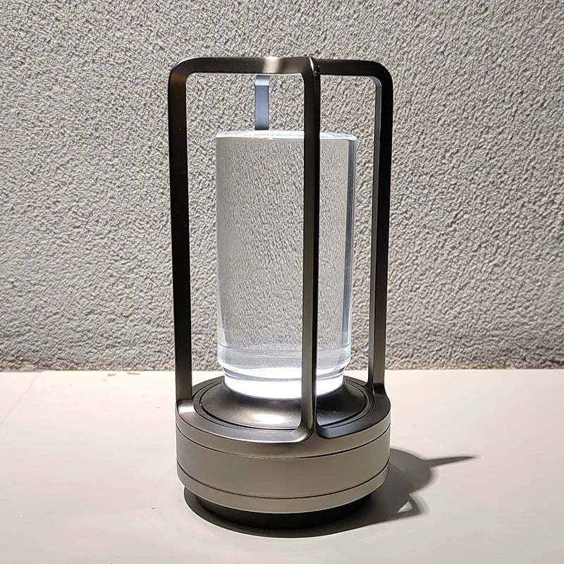 Virelle Maison - Lampe de table dimmable en cristal et métal texturé | Virelle Maison