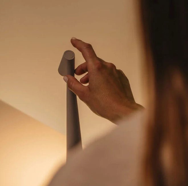 Virelle Maison - Lampe de table sans fil en aluminium brossé | Virelle Maison