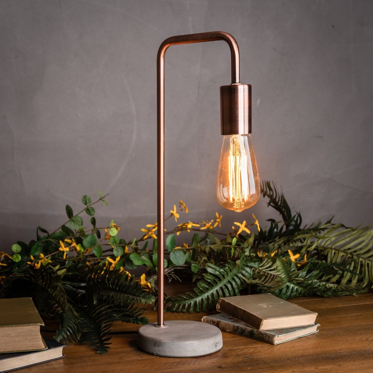 Virelle Maison - Lampe industrielle en cuivre avec base en pierre naturelle | Virelle Maison