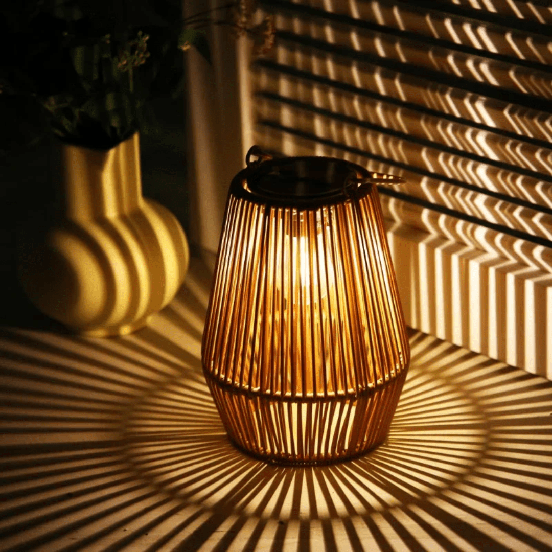 Virelle Maison - Lanterne solaire extérieure en rotin tressé et LED intégrée | Virelle Maison