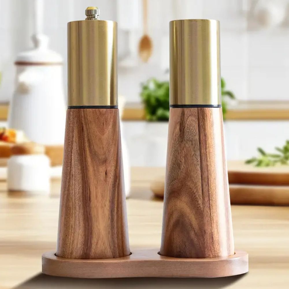Virelle Maison - Moulin à épices manuel en bois naturel – Finition acier doré | Virelle Maison