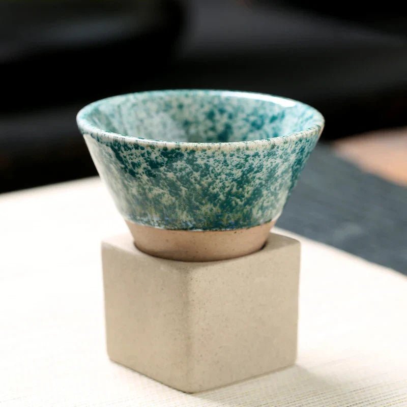 Virelle Maison - Tasse en céramique japonaise faite main, forme conique | Virelle Maison