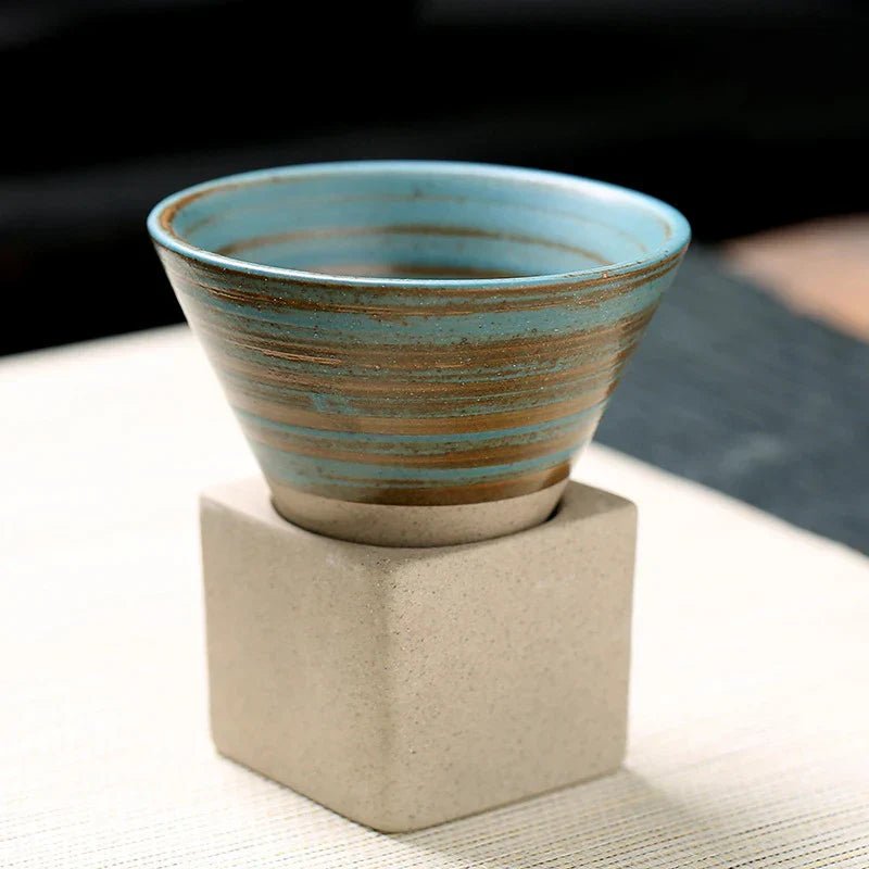Virelle Maison - Tasse en céramique japonaise faite main, forme conique | Virelle Maison