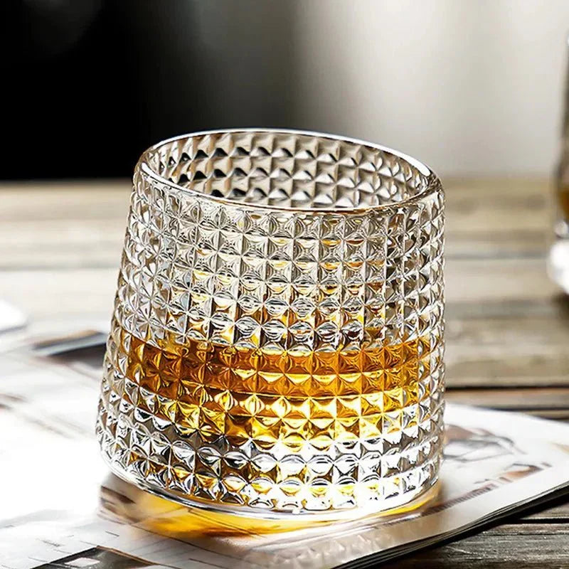 Verre à whisky texturé rotatif en verre soufflé | Virelle Maison