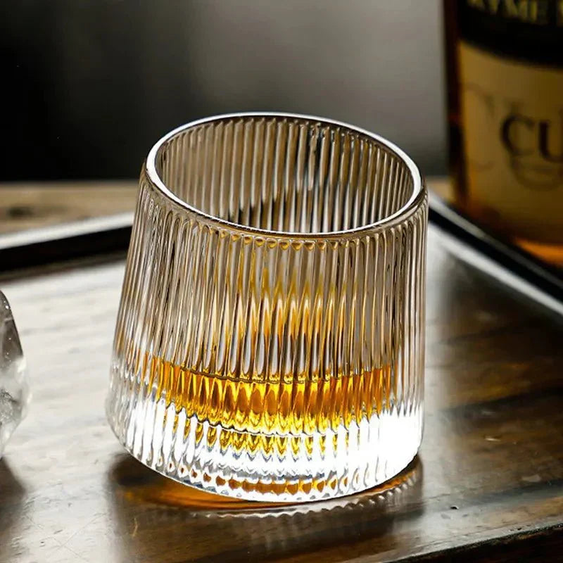 Verre à whisky texturé rotatif en verre soufflé | Virelle Maison